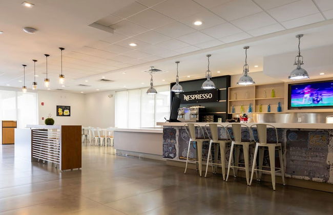 Entire Studio With Free Shuttle to Disney - Foto 14