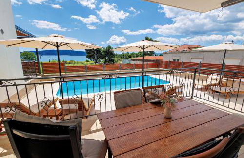 Elegant Holiday House 3D by the Sea with pool and included breakfast - Photo 2