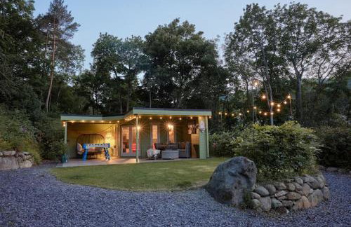 Ty Pandy Eclectic Luxury Family cottage Sleeps 8 adults and 2 children - Photo 59