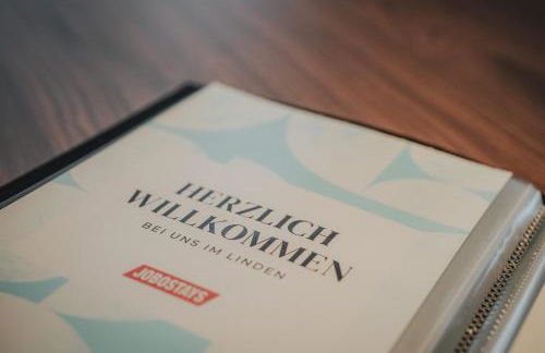 JOBOSTAYS - LINDEN Family Apartment Oldenburg - sehr geräumig 110m2 - Terrasse mit Gartenblick - voll ausgestattete Küche - 2 Bäder - Babybett - 10 Min zu Fuß zum Bahnhof - kostenloses WLAN - Parkplatz - kontaktfreier Check-In - Photo 29