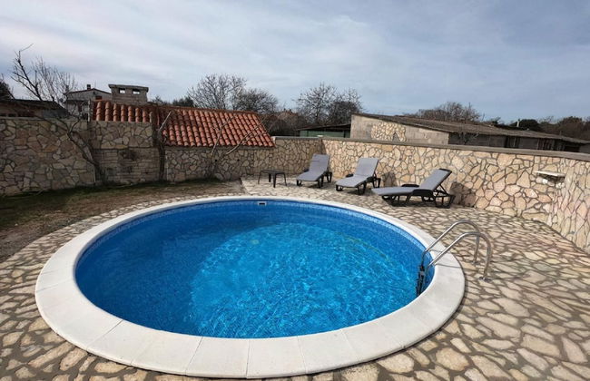 Attractive Holiday Home with Pool, Hot Tub, Patio, Courtyard - Foto 9