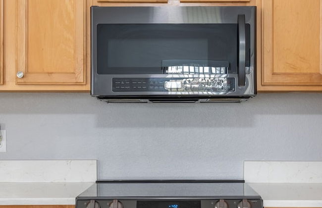 Poolside Serenity Near Disney World 4 Bedroom Home by RedAwning - Foto 16