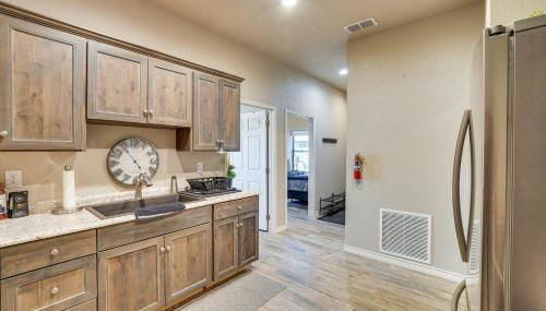 Large Patio and Grill! Group Stay in Midland - Foto 5