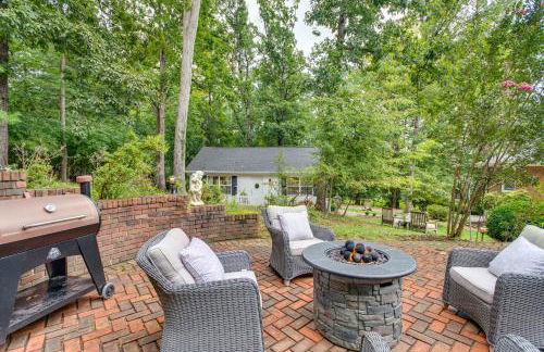 Idyllic Cave Spring Studio with Patio and Fire Pit! - Foto 17