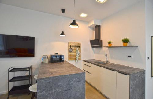 Black & White Studios - Photo 17