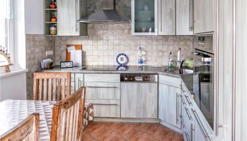 Beautiful Home In Brünlos With Wifi - Foto 5