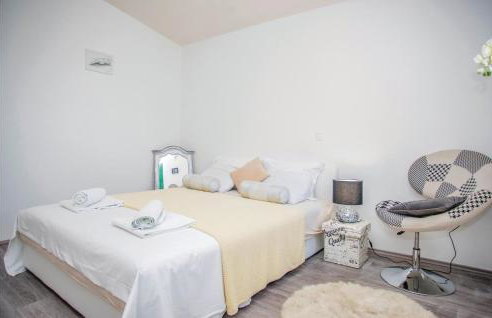 Nice Home In Kresevo Brdo With Kitchen - Foto 4