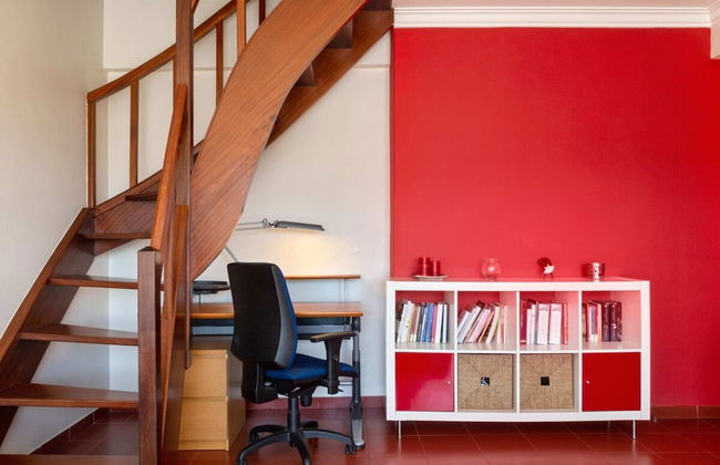 Lovely 2 Bedroom Duplex Apt w Terrace in Cascais - Photo 1