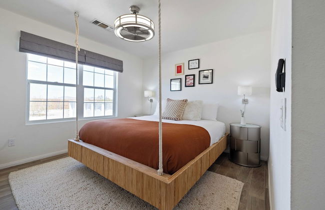 Casa De Kota by Avantstay Pool, Firepit, & Games Secluded & Chic - Photo 21