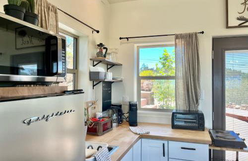 Eagles Nest Casita Luxury king memory foam bed feather pillows & duvet Amazing views, private balcony, Great location & Dog friendly - Foto 48