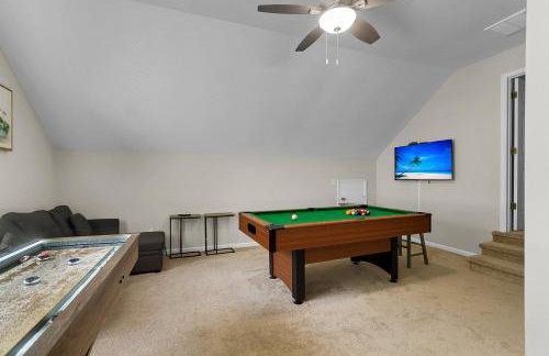 Country Haven - Hot Tub & Pool! Game Room, King Beds, Mins 2 dwtn - Foto 44