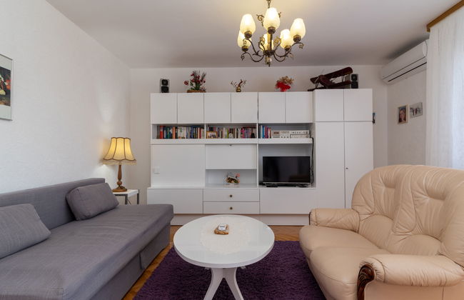 Melita Lara - Foto 8