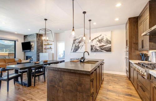 On Top of the Mountains - Full Townhome - Foto 14