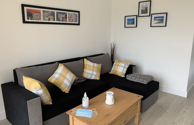 Charming 2-bed Cabin in Inverness, Scotland - Photo 13