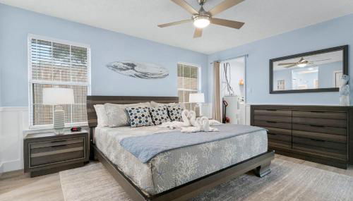 March Sale! Walk to Beach - Large Private Yard - Fire Pit - Dog Friendly - Foto 5