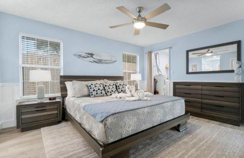 March Sale! Walk to Beach - Large Private Yard - Fire Pit - Dog Friendly - Foto 5