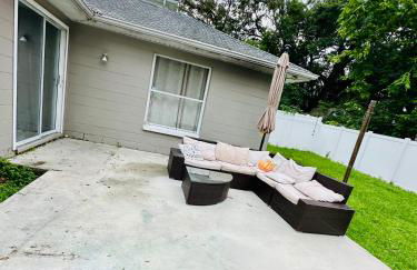 Home away from Home Near Ybor City, Cruise Port, and Downtown Tampa - Foto 13