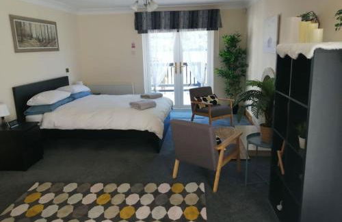 WATERSIDE 3 BED COTTAGE, HOT TUB, SAUNA, PVT BEACH - Foto 36