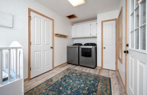 Secluded Waterfront Retreat for 23 - Dock Pets OK - Photo 114