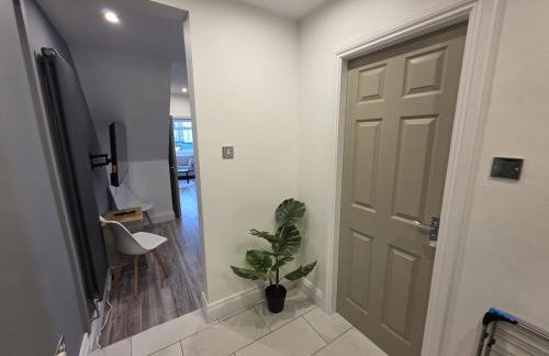 #18 Anfield 5 min walk Sleeps 7 4BR 5Bed 3Bathrms - Photo 55