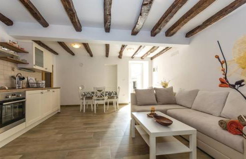 Apartment Nena- apartman sa posebnim ulazom u prizemlju, terasom i zelenom okućnicom - Foto 1