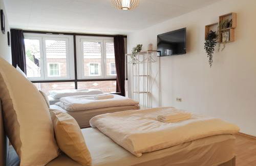 Charming Old Town Apartments - Photo 18