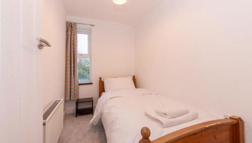 Charming Modern Home in Central Wokingham - Pass the Keys - Foto 3, Other