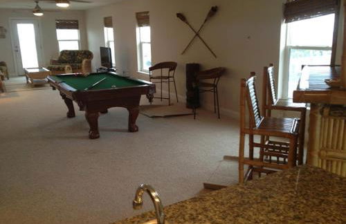 Large Beach House with Great Oceanviews, Game Room, Swimming pool - Photo 14