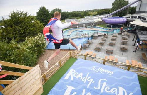 Elite Retreat Blackpool - Photo 13