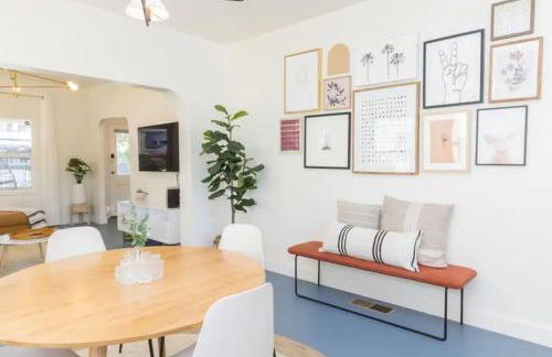 Little Italy 3BD Home with Huge Patio & Backyard - Foto 4