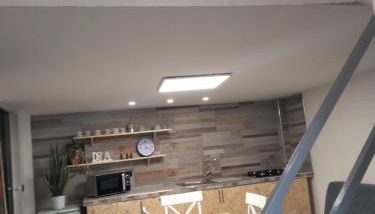 D&A - Photo 3, stove, minibar