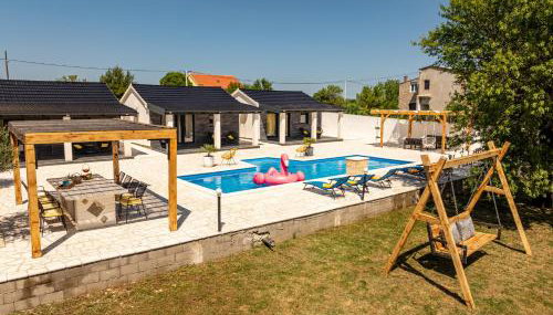 Unique Villa V with large pool - Photo 1