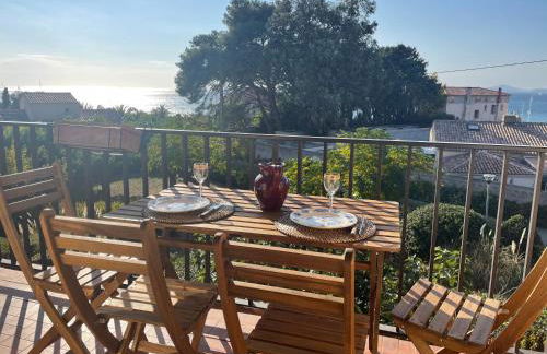 Appartement cosy vue mer à 50 m de la plage - refait à neuf et climatisé - Foto 1