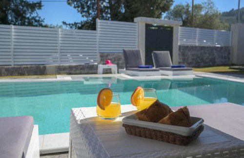 6 Bed Villa - Sleeps 15 - Pets - Pool - Jacuzzi - Foto 5