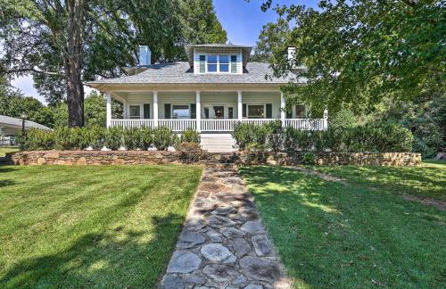 Lush Elkin Home with Porch Views and Pool Table - Foto 40
