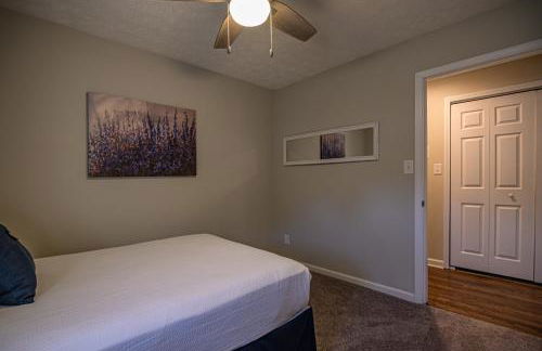 Ranch Style Home & Plenty Of BKYD Space Near KSU - Foto 30