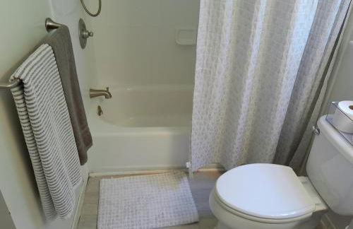 King Bed Creekfront Retreat in Jacksonville - Photo 9