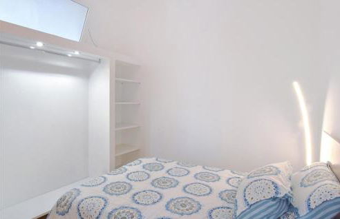 Nice Apartment In Reggio Calabria - Foto 12