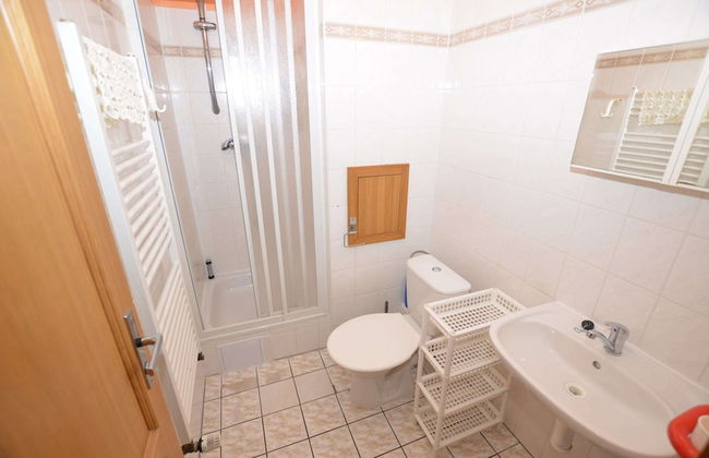 Snug Apartment in Jachymov near Ski Area - Photo 8