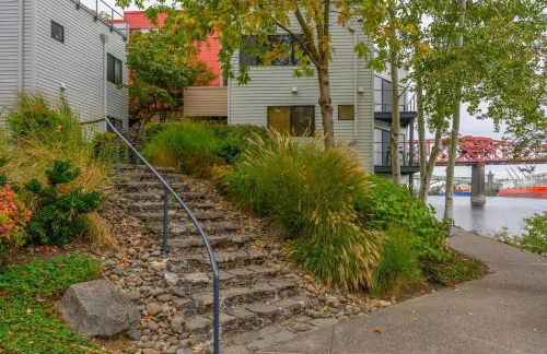 Waterfront Condo, 25ft from riverwalk, Pool & HotTub - Foto 6