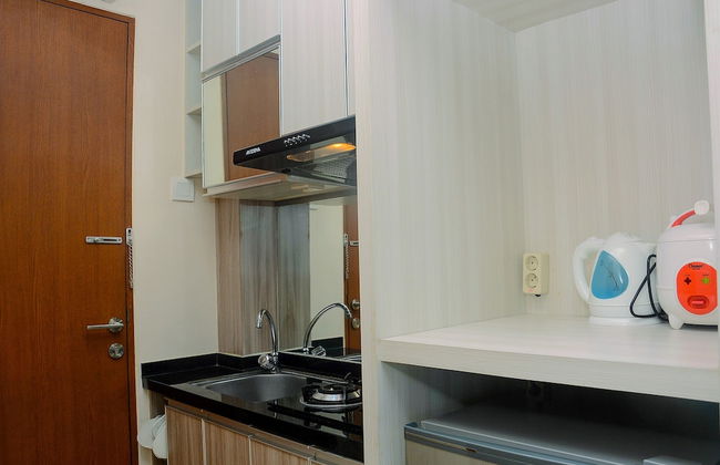 Cozy With Good Location Studio At Tifolia Apartment By Travelio - Foto 8