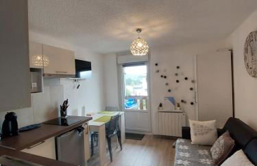 Studio rénové confort meublé 3 étoiles - Les Crêtets - Foto 3