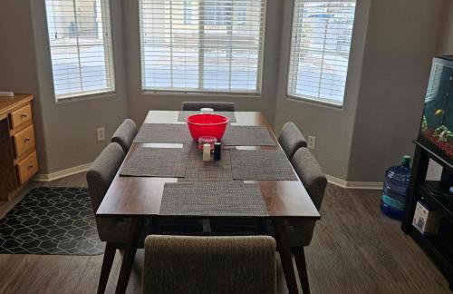 This cute 3 bedroom 2 and half bath is cozy - Photo 43