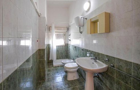 1 Bedroom Stunning Apartment In Palmi - Foto 12