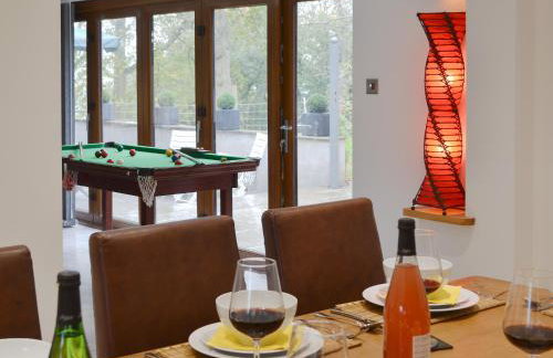 Coombe Wood Coach House - Foto 6