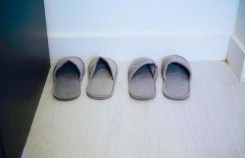 Perfect 1 Bed Apartment Sleeps 5 1 Kingsize bed 1 double Sofabed & Foldable Single bed Free Parking Wifi good transport network shopping Holiday Makers Families Contractors in North London - Photo 23