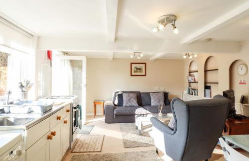 Vine Cottage - Photo 12