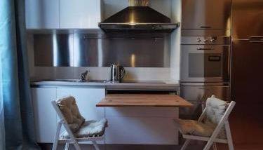 Metro stop, Prada & Design - Foto 5