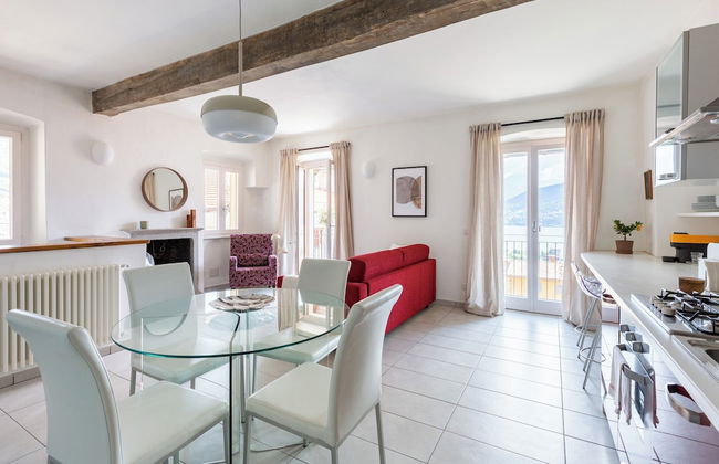 Lake View Terrace Apartment by Rent all Como - Photo 12