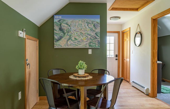 Family Fun Oasis Hot Tub Steam Room Pool Stream Firepit Games - Foto 57